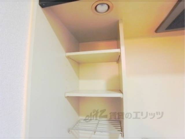 キッチン　上部棚