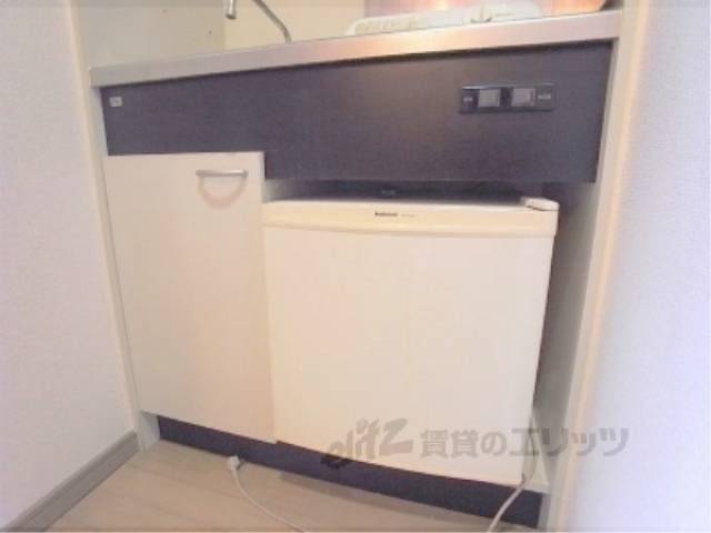 キッチン　下部収納・冷蔵庫