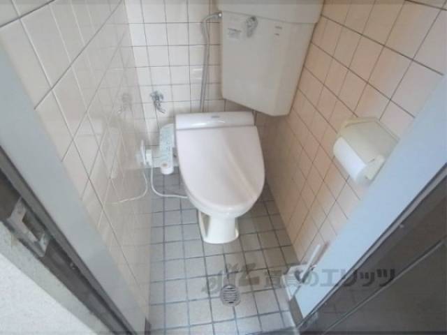 トイレ　1階共同トイレ