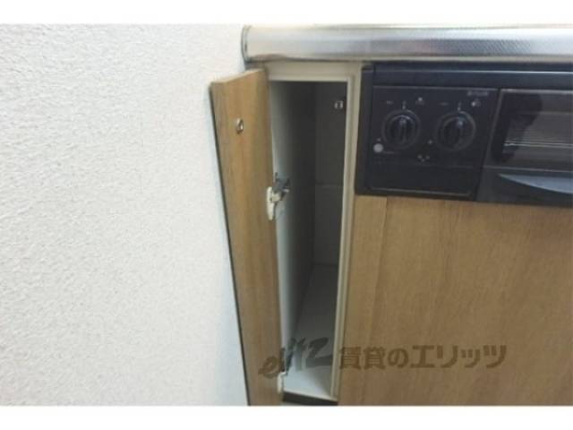 キッチン　キッチン下部収納