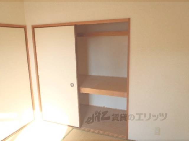 和室　収納
