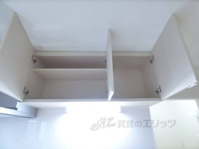 キッチン　キッチン上部収納