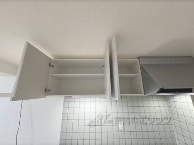 キッチン　キッチン上部収納
