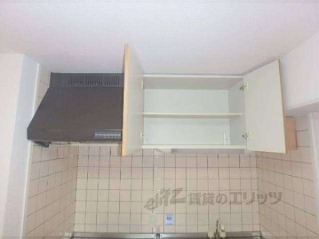 キッチン　上部収納