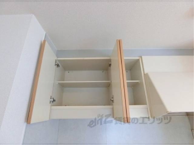 キッチン　上部収納