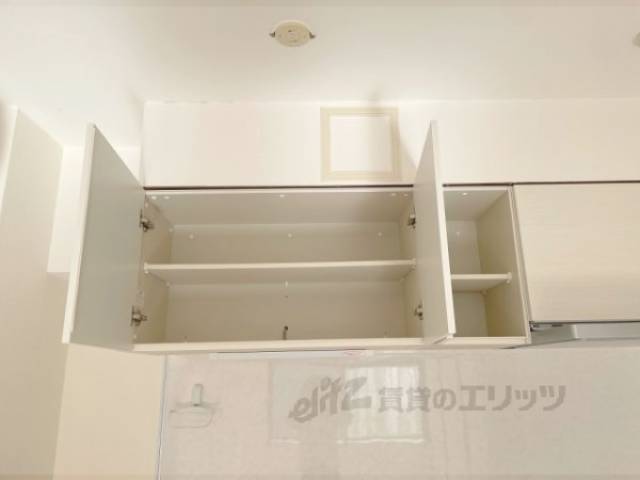 キッチン　上部収納
