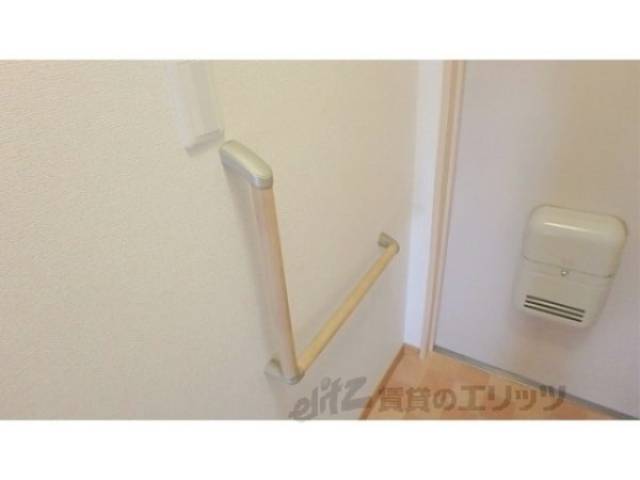 玄関　手すり