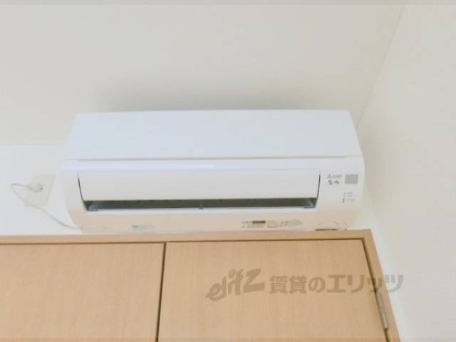 エアコン　洋室６帖側