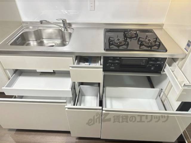 キッチン　下部収納