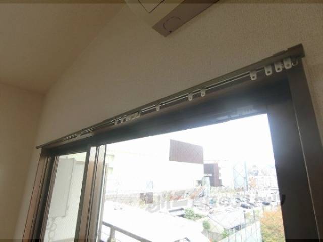 カーテンレール