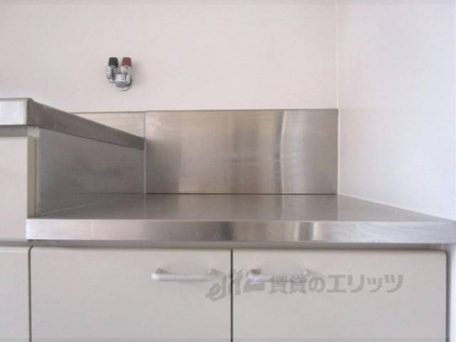 キッチン　コンロ設置場