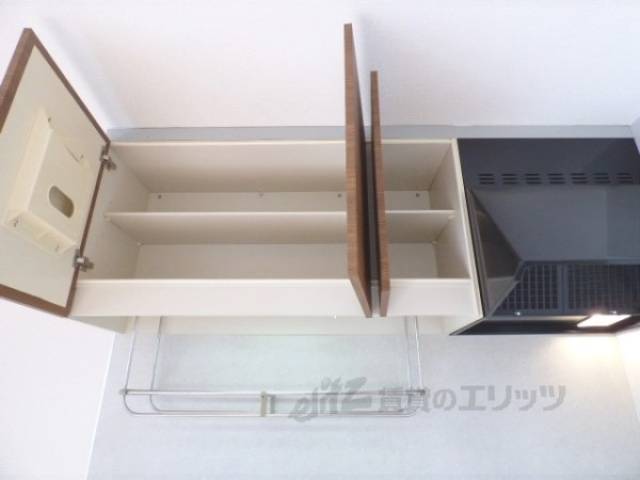 キッチン　上収納
