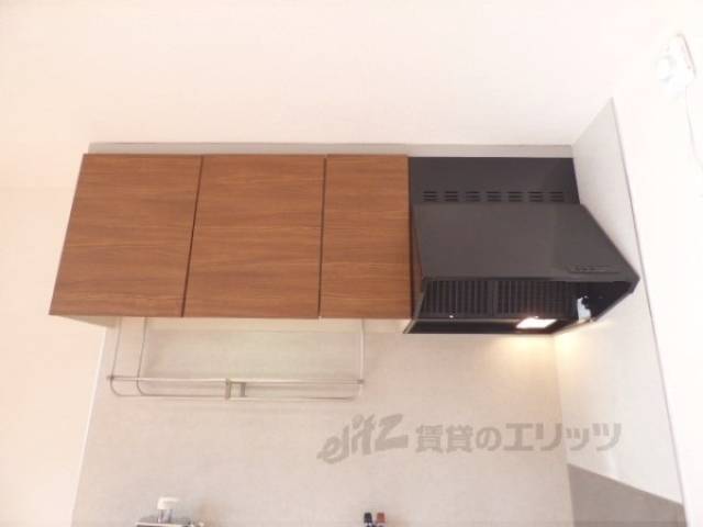 キッチン　収納、換気扇