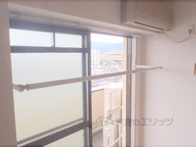 洋室　室内物干し竿