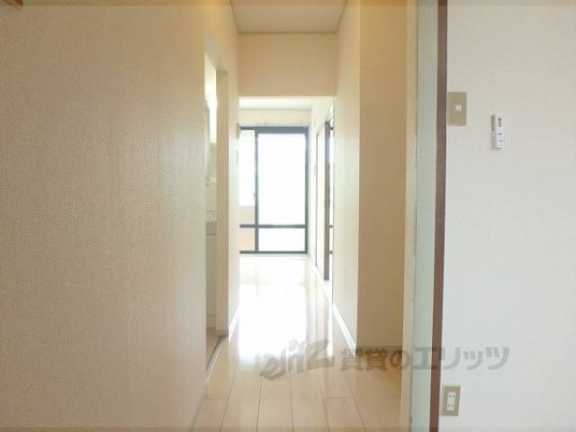 廊下　収納スペース