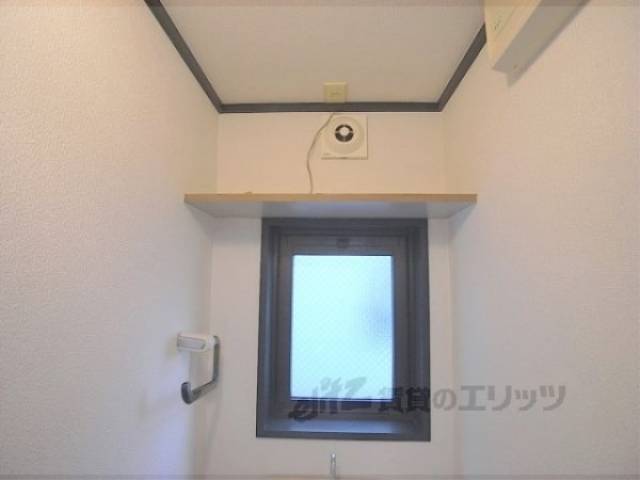 トイレ　棚（トイレ上）