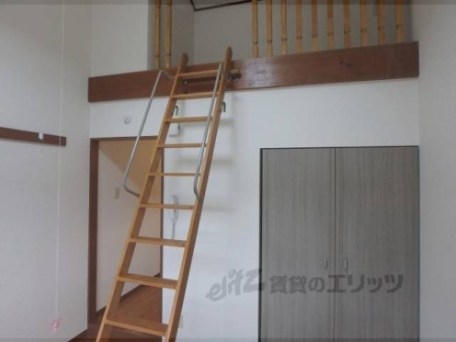 ロフトの梯子