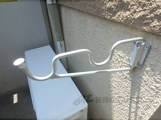 ベランダ　物干しかけ