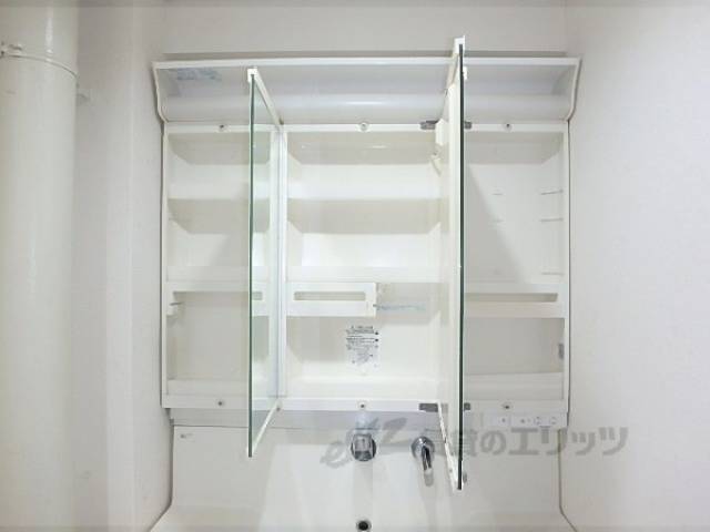 収納　洗面台上