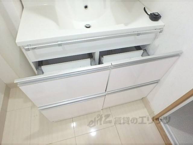 収納　洗面台下