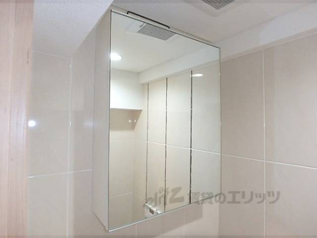 収納　トイレ上