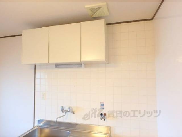 キッチン　シンク上収納