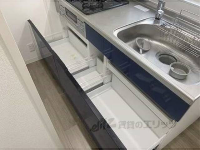 キッチン　収納下部