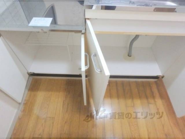 キッチン　収納下部