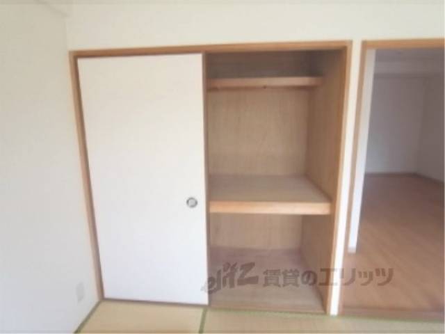 収納　押入れ