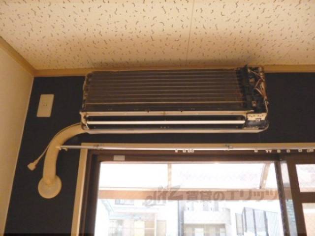 エアコン　掃除中