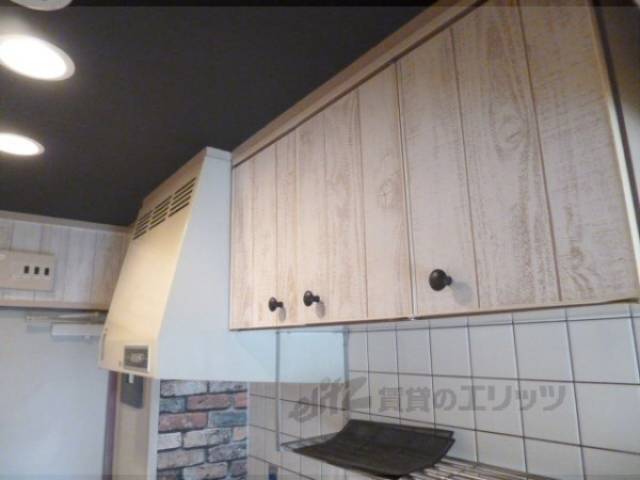 キッチン　上部収納