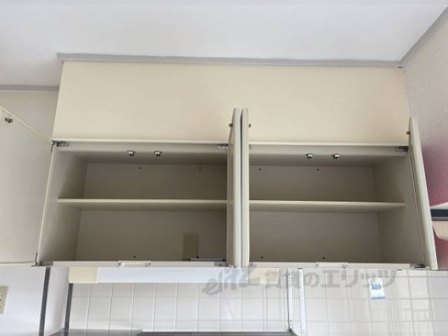 キッチン　上部収納