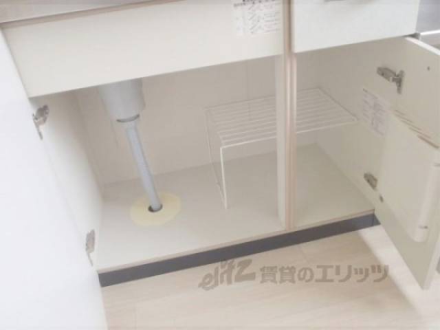 キッチン　下部　棚