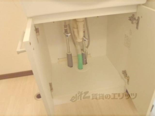 洗面所　下部　収納