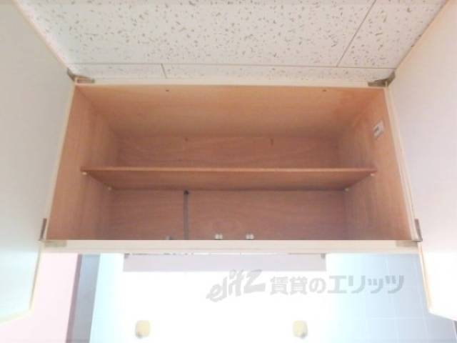 キッチン　上部収納