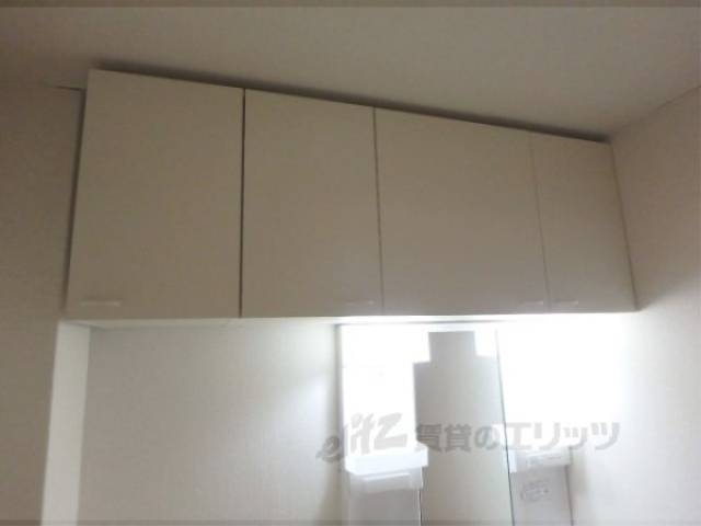 洗面所　洗面所上部収納