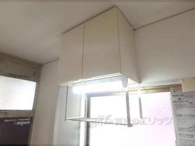 キッチン　キッチン上部収納