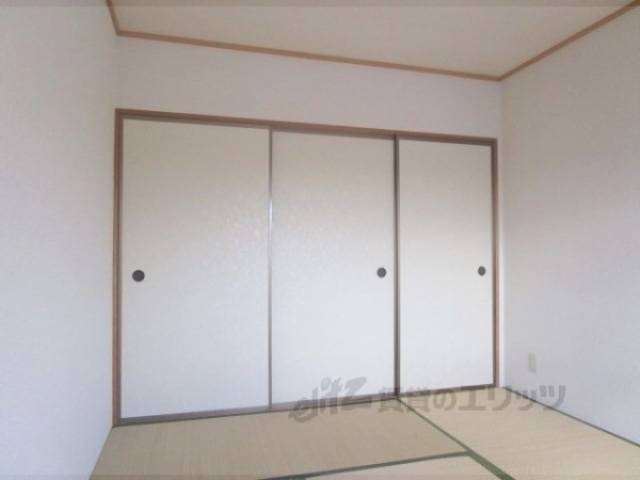 和室　収納
