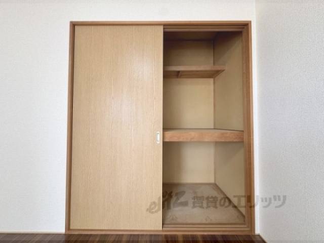 収納　西側洋室