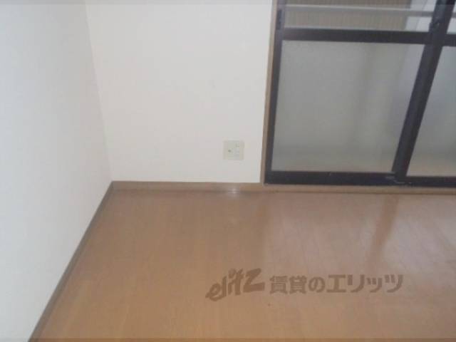 洋室　コンセント