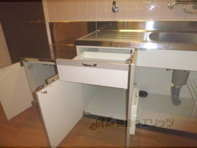 キッチン　キッチン収納