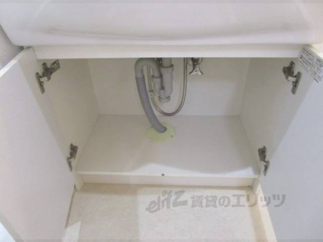 洗面所　下部収納