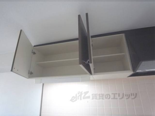 キッチン　上部収納
