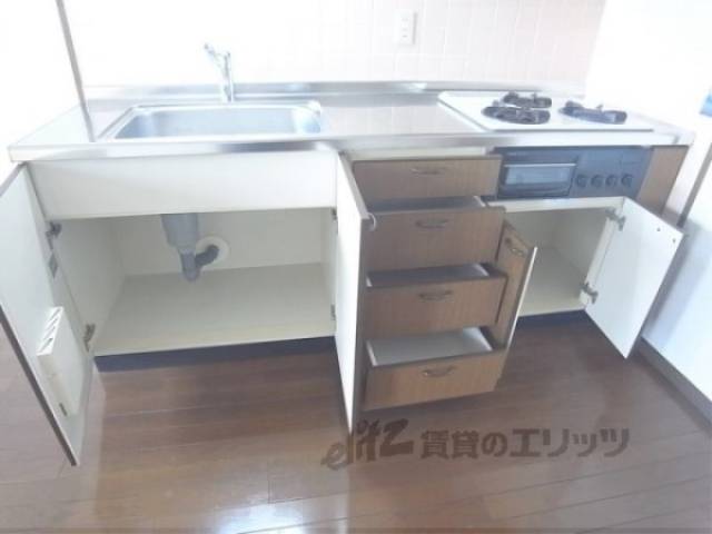 キッチン　下部収納