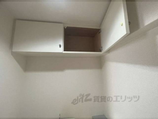 トイレ　上部収納