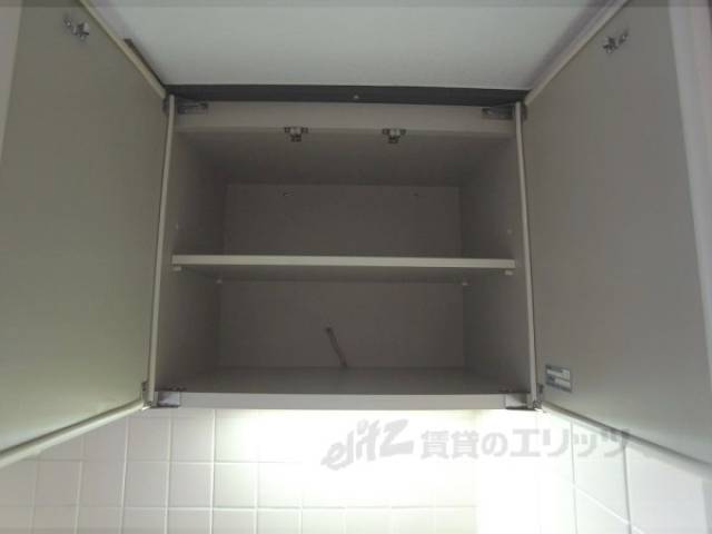 キッチン　上部収納