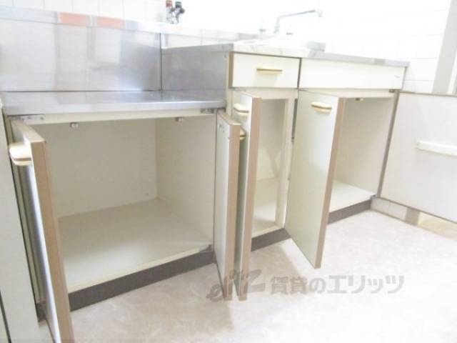 収納　下部収納