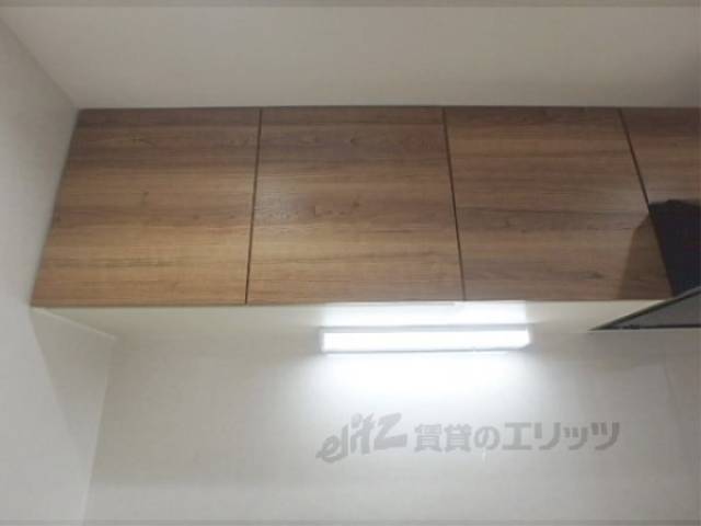 キッチン　上部収納