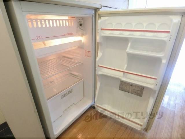 キッチン　ミニ冷蔵庫