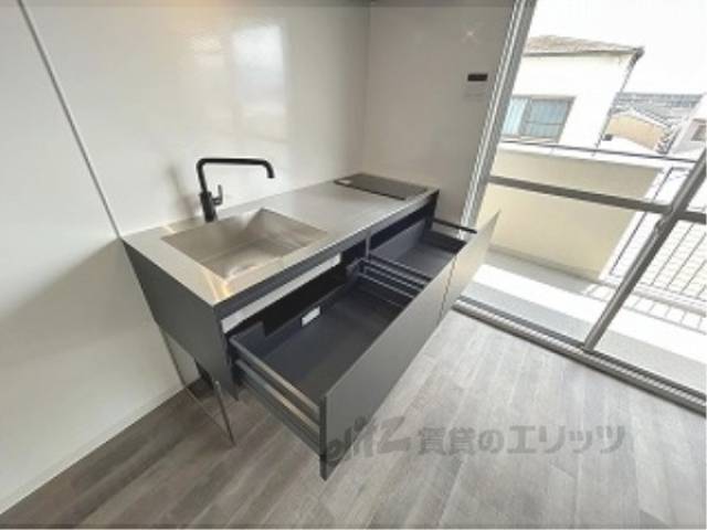 収納　キッチン下部収納